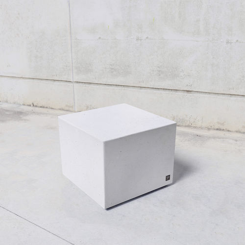 Moderne Bank für den öffentlichen Raum - CUBO B : 108 - SIT Urban Design - Beton