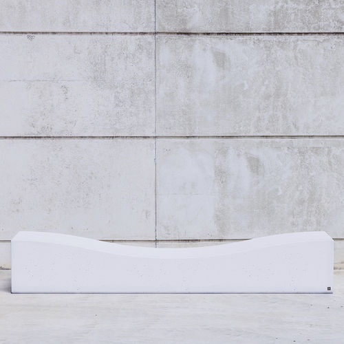 Moderne Bank für den öffentlichen Raum - LAY B : 401 - SIT Urban Design - Beton / modular / für Gewerbegebrauch