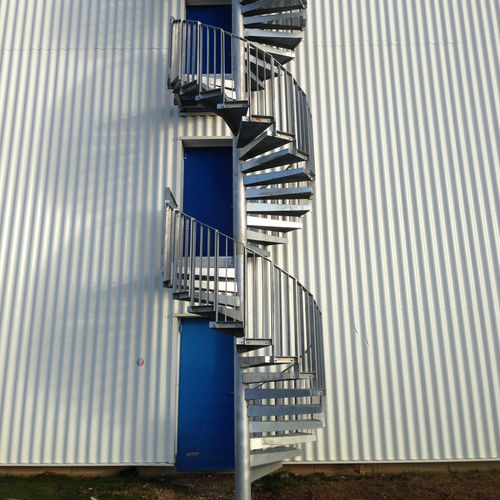 Wendeltreppe - BARO - JK TECHNIC - Metallstufen / mit Stahlstruktur / für Privatgebrauch