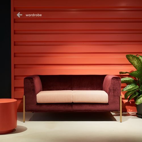 Modernes Sofa - COOL - UFFICIO DESIGN ITALIA - Stoff / mit Armlehnen / mit abnehmbarem Kissen