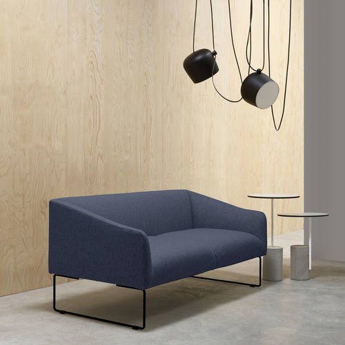 Modernes Sofa - BIBO - UFFICIO DESIGN ITALIA - Stoff / mit Armlehnen / mit Kufengestell