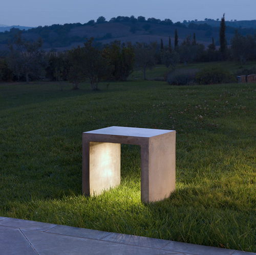 Moderner Hocker - PANCHETTO - Lucifero's - Beton / Metall / Gestell aus Beton