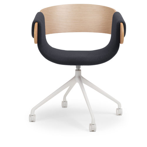 Moderner Besucherstuhl - KAY - True Design srl - für den Innenraum / Stoff / Gestell aus Aluminium