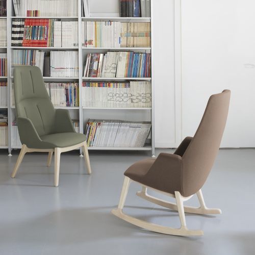 Moderner Besuchersessel - HIVE - True Design srl - Stoff / Massivholz / Polyurethan