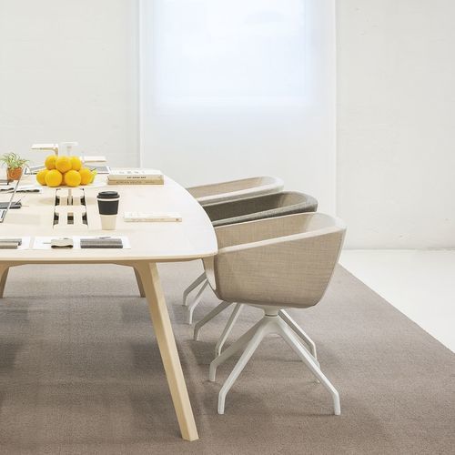 Moderner Besucherstuhl - ARCA - True Design srl - für den Innenraum / Stoff / Gestell aus Metall