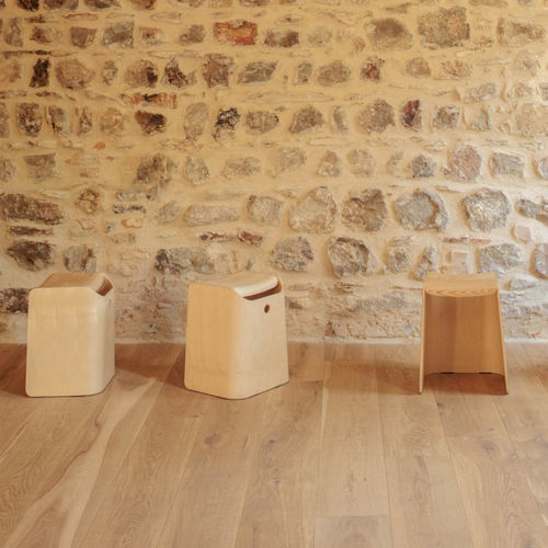 Moderner Beistelltisch - NOMADE - True Design srl - Holz / Gestell aus Holz / rund