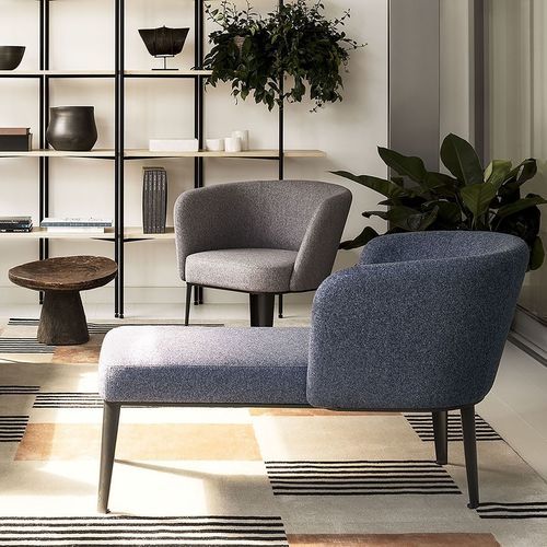 Moderner Besuchersessel - CLARA  - True Design srl - Leder / Schaumstoff / Buche