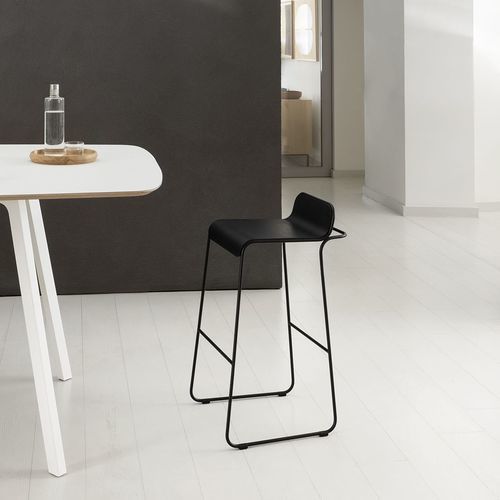 Moderner Barhocker - FLOW - True Design srl - Holz / Gestell aus Metall / mit Kufengestell