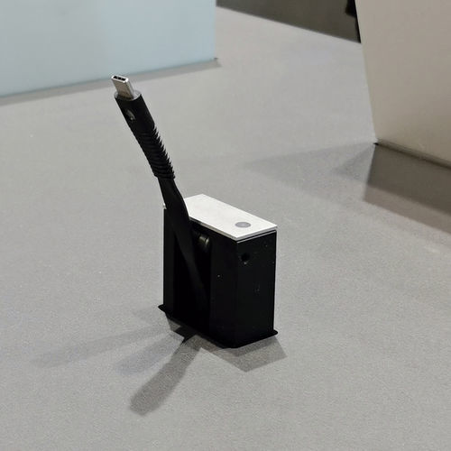 Kabeldurchführung für Büro - DYNAMICCABLERETRACT - Arthur Holm - für Arbeitsplatte