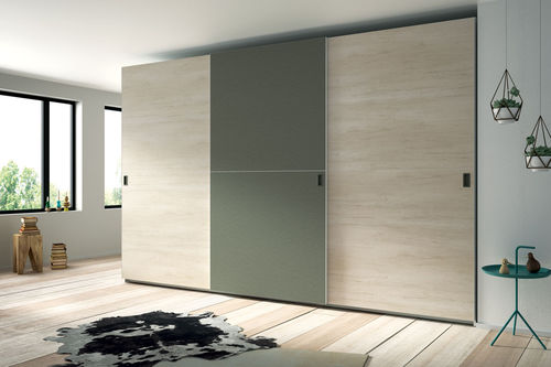 Moderner Kleiderschrank - HORIZON - Lagrama - Holz / Metall / mit Schiebetür