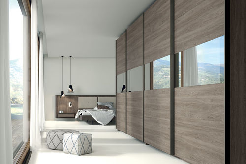 Moderner Kleiderschrank - A5 - Lagrama - Nussbaum / Glas / mit Schiebetür