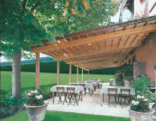 Angebaute Pergola - GRILLHOUSE - IL CEPPO - Holz / mit Sonnenschutzlamellen / für Gewerbegebrauch