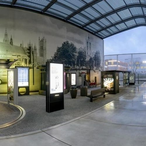 Freistehender Werbeträger - JCDecaux - Mobilier Urbain - steckbar / für Straße / für Arbeitsbereich