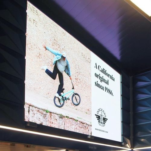 Wandmontierte Projektionswand - JCDecaux - Mobilier Urbain - elektrisch / muti-Format / geräuschdurchlässig