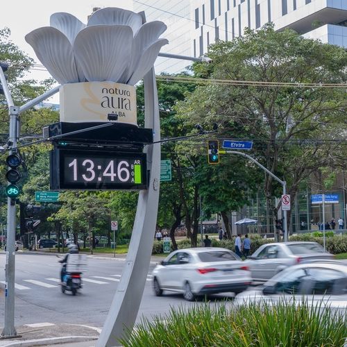 Bodenstehendes Schild - JCDecaux - Mobilier Urbain - Metall / digital / smart