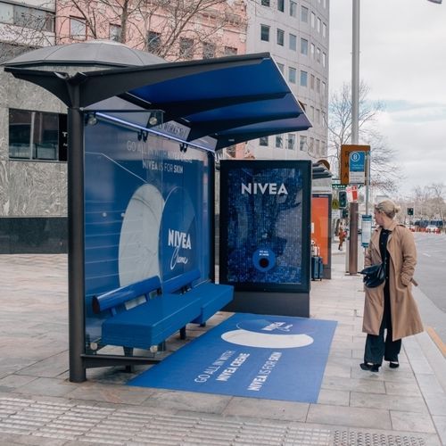 Metall-Buswartehalle - JCDecaux - Mobilier Urbain - smart / mit Bank / LED