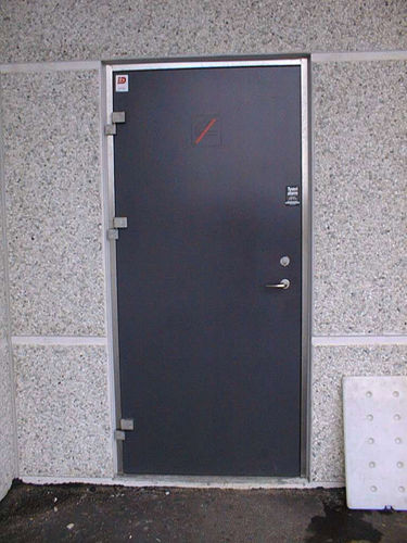 Einflügeliges Industrietor - MH0601B - DAN-doors - Metall / automatisch / halbverglast