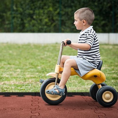 Bodenbelag zum Einrasten - 57504000 - eibe Produktion + Vertrieb GmbH & Co KG - Gummi / für den Außenbereich / für Spielplätze