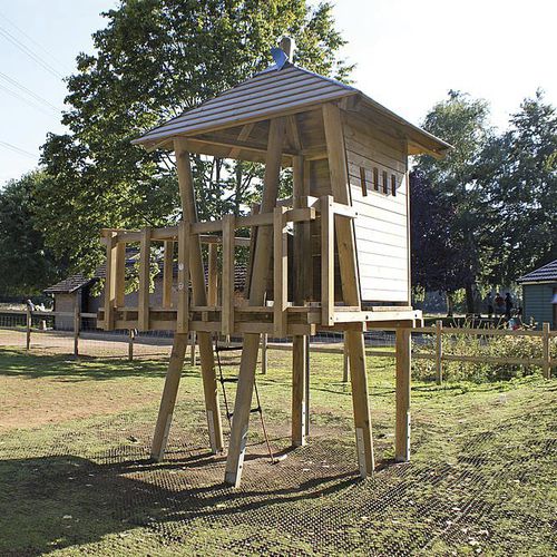 Spielhaus für Spielplätze - TREE  - eibe Produktion + Vertrieb GmbH & Co KG - bodenstehend