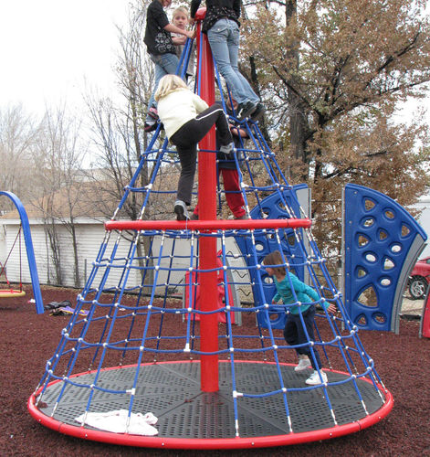 Spielplatz-Drehgerät / für Kinder - APOLLO™ WITH FLOOR - DYNAMO INDUSTRIES - für Spielplätze