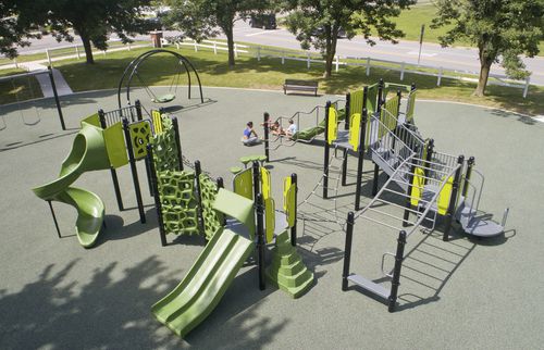 Spielplatzgerät / pulverbeschichteter Stahl - Design 7524 - LANDSCAPE STRUCTURES - Polyethylen / Recyclingkunststoff / modular