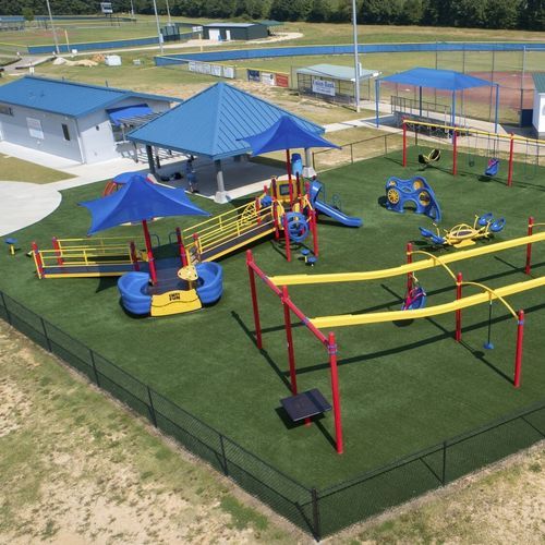 Edelstahl-Spielplatzgerät - Miracle League of Monticello - Design 7336 - LANDSCAPE STRUCTURES - pulverbeschichteter Stahl / Polyethylen / Recyclingkunststoff