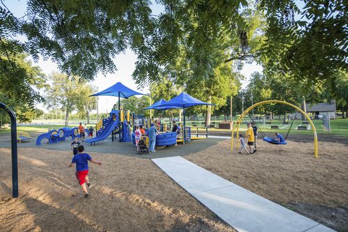 Edelstahl-Spielplatzgerät - Riverside Kiwanis Park - Design 7763 - LANDSCAPE STRUCTURES - pulverbeschichteter Stahl / Polyethylen / modular