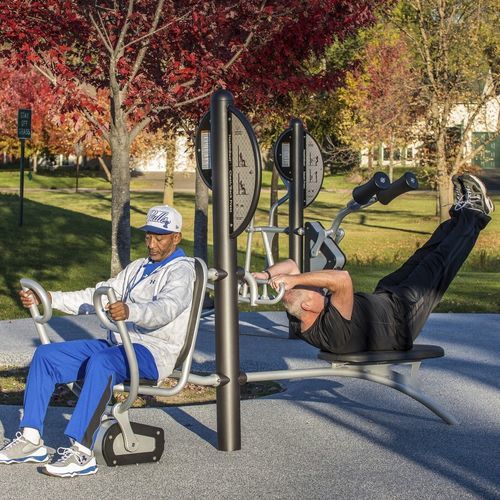 Street Workout Park / Brustpressbank - HealthBeat&reg; - Design 2276 - LANDSCAPE STRUCTURES - für Spielplätze / Rückenstreckung / für Außenbereich