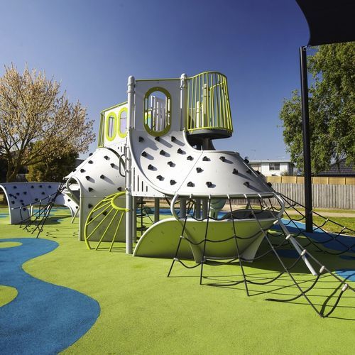 Spielplatzgerät / pulverbeschichteter Stahl - Glen Eira Sports and Aquatic Center - LANDSCAPE STRUCTURES - Aluminium / Polyethylen / Recyclingkunststoff
