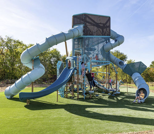 Spielplatzgerät für öffentliche Bereiche - Volo Aire™ - LANDSCAPE STRUCTURES - Polyethylen / pulverbeschichteter Stahl / modular