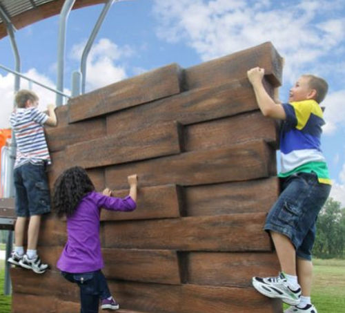 Festinstallierte Kletterwand - STACKED TIMBER  - little tikes - für Spielplätze