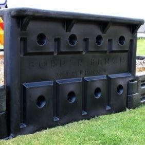 Moderne Bank - BORDER - progressive design playgrounds - Kunststoff / ohne Rückenlehne / ohne Armlehnen