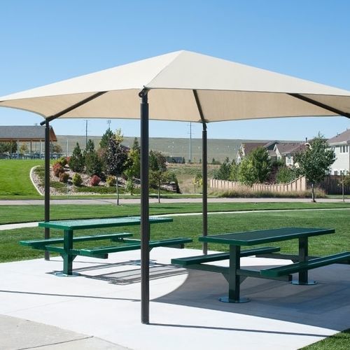 Sechseckiger Sonnenschirm - HIP SHADE - progressive design playgrounds - mit Zentralmast / Stoff / Holz