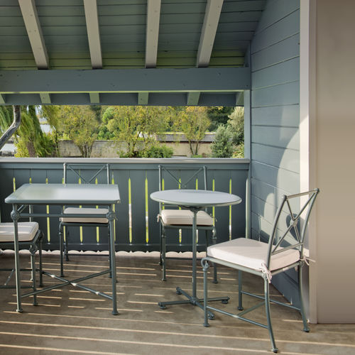 Klassischer Bistrotisch - 1800 - Tectona - lackiertes Aluminium / Gestell aus Aluminium / rund
