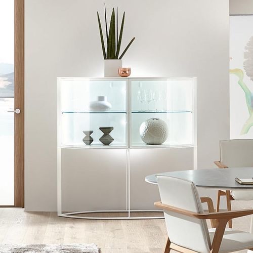 Moderne Vitrine - NAVIS  - hülsta - wandmontiert / mit hohen Beinen / Glas