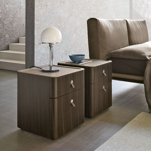 Moderner Nachttisch - Kube - ALIVAR - Eiche / lackiertes MDF / Leder