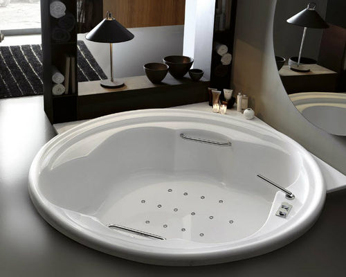 Runde Badewanne - NINFA - GRUPPO TREESSE - Acryl / doppelt / Wassermassage