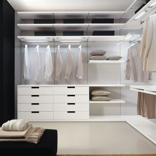 Moderner begehbarer Kleiderschrank - EXTRA - COMPOSIT - lackiertes Holz / mit integrierter Beleuchtung