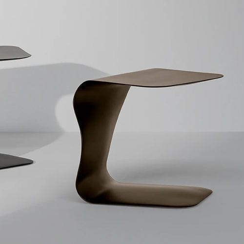 Beistelltisch / originelles Design - Duffy - BONALDO - Polyurethan / Gestell aus Polyurethan / mit Überhang