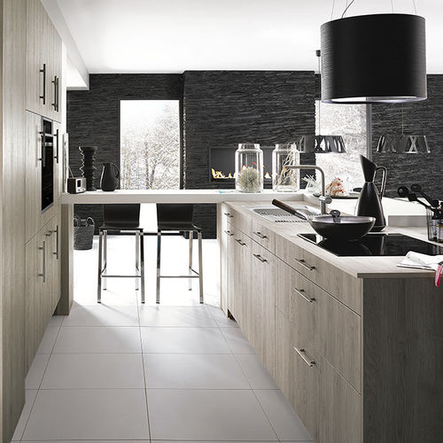 Moderne Küche - AMBIANCE MINÉRALE - Mobalpa - Eiche / Laminat / U-Rohr