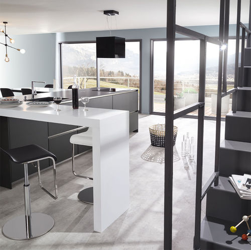Moderne Küche - AMBIANCE OPTIMALE - Mobalpa - Schiefer / Quarz / Corian®
