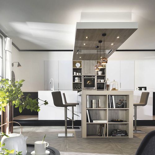Moderne Küche - AMBIANCE PARISIENNE - Mobalpa - Holzfurnier / Eiche / lackiertes Holz