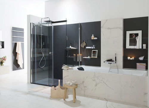 Modernes Badezimmer - AMBIANCE DESIGN - Mobalpa - lackiertes Holz / Marmor