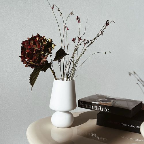 Moderne Vase - FONTANA - FontanaArte - geblasenes Glas / Milchglas / Tisch