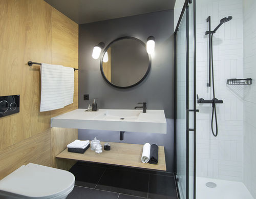 Modernes Badezimmer - MOXY - BAUDET SA - Metall / für Hotels / Fertig