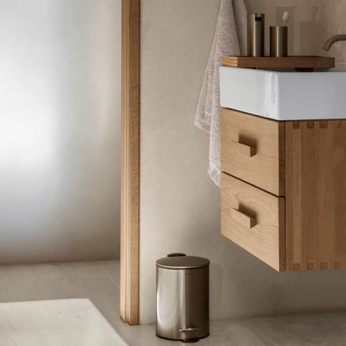 Abfallbehälter für Badezimmer - TUBO - Blomus - Stahl / mit Deckel / mit Pedal