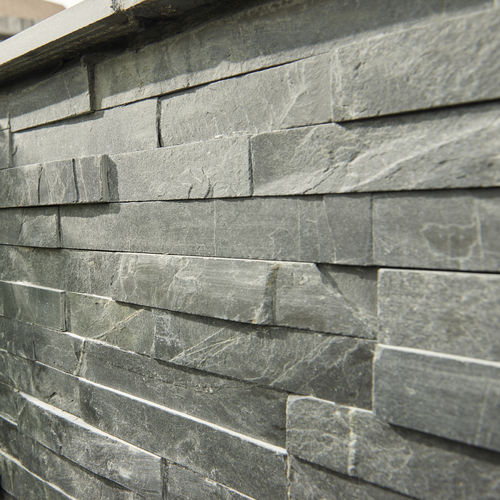 Betonmauer - NATURAL SLIPS - BRADSTONE