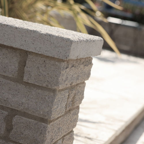 Betonmauer - TEXTURED COPING - BRADSTONE