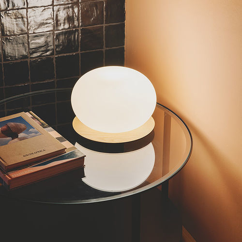 Tischlampe - KNOCK - MILAN ILUMINACION - geblasenes Glas / Esche / modern
