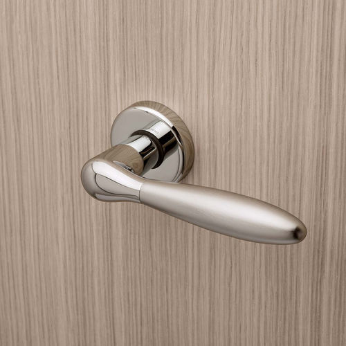 Türgriff - COMET - OLIVARI - Messing / modern / für Privatgebrauch